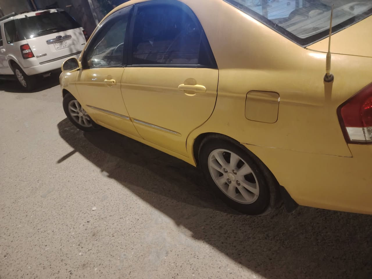 سياره سبكتره خليجي مكينه 1600 دكشن عالي بسمي رقم كربلاء  بيه باب خلفي تبديل فقط رقم ***********
