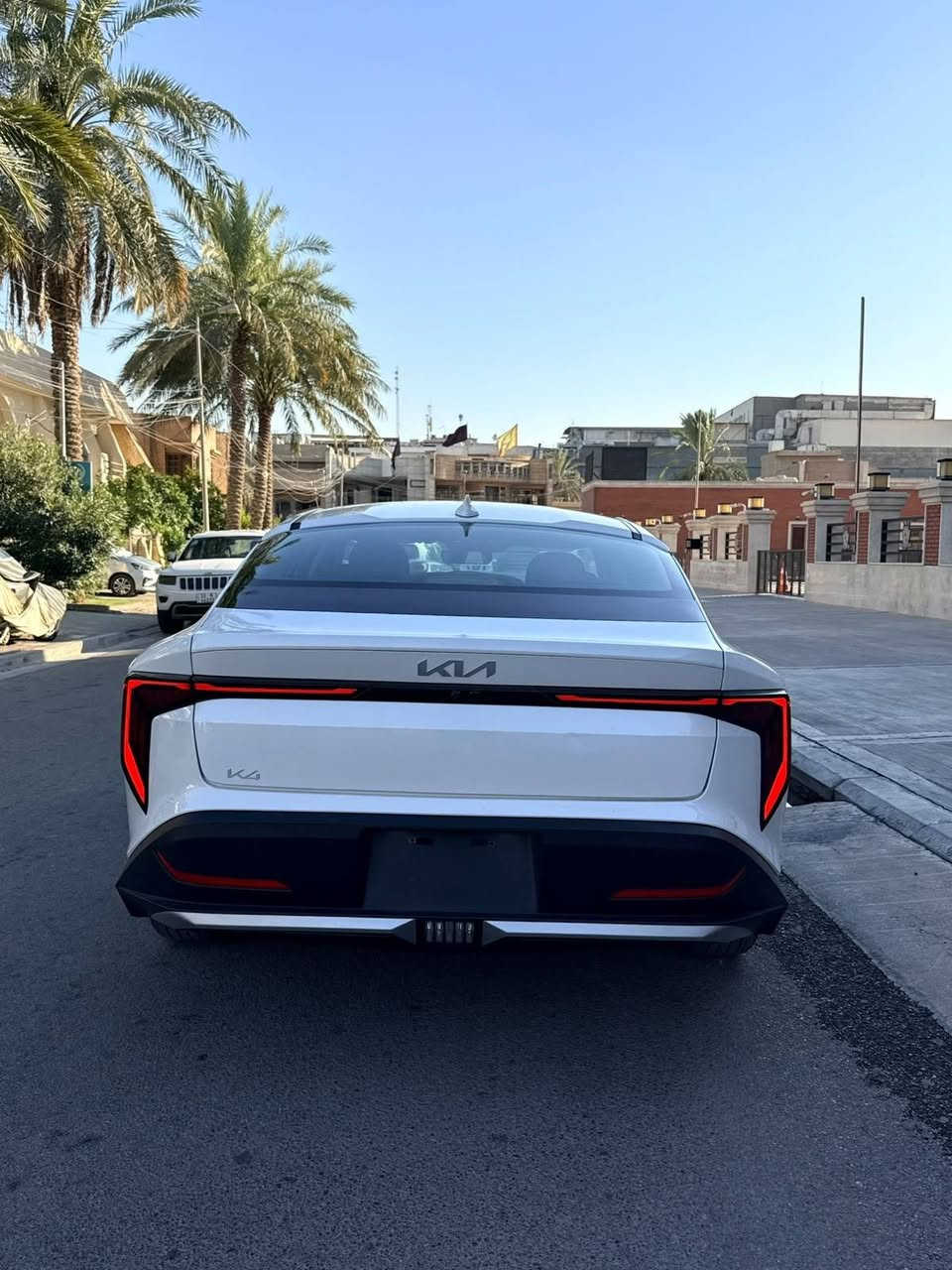 السلام عليكم KIA K4 2025 LX وارد امريكي
بصمة  / هندبريك دكمة  / لايت LED  / مكينة 2000 دوش / شاشة كبيرة متصلة ديجتال   / اوتو هولد / LED امامي وخلفي / قيادة ذاتية / كامرة دوارة / رادار تعديل مسار / اوتو بريك / مود درايف / تحكم ستيرن / كروس سرعة /مانع انزلاق / بلوتوث / اواكس / USB / ماشية 4000mi 
حادثه موضح بلصور مبدل بنيد ومصبوغ فقط السيارة شرط السونار بدون دواخل بدون شاصي بدون لغد ايرباك استيرن 
مكان السيارة بغداد البلديات 
للتواصل *********** 
ملاحضة السيارة بدون رقم دخول جديد
