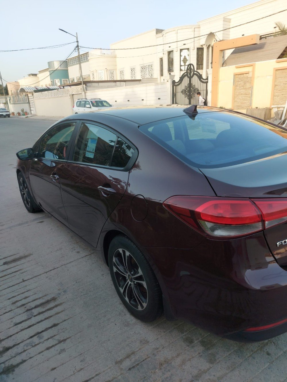 🚗 كيا فورتي موديل 2018 للبيع أو مراوس (حسب القناعة) 🚗
المواصفات:
 المحرك: 2000 دوش (2.0L DOHC)
 المسافة المقطوعة: 117 ألف ميل
 التحكم: تحكمات ستيرن جهتين
 الشاشة والكاميرا: كاميرا بلادية
 الوضع العام: السيارة نظيفة جداً، استخدام شخصي، ومسويلها أدامة كاملة من إلى (جاهزة للعمل وما تحتاج أي مصروف).
الضرر/الحادث:
 جاملغ السايق + ربع البنيد.
 قبق الجنطة مبدل.
(صور الحادث متوفرة للجادين).
السعر والتفاصيل:
 السعر: 125 ورقة ($12,500) وبيه مجال للشراي الجاد.
 المكان: النجف الأشرف.
 للتواصل والاستفسار: ***********