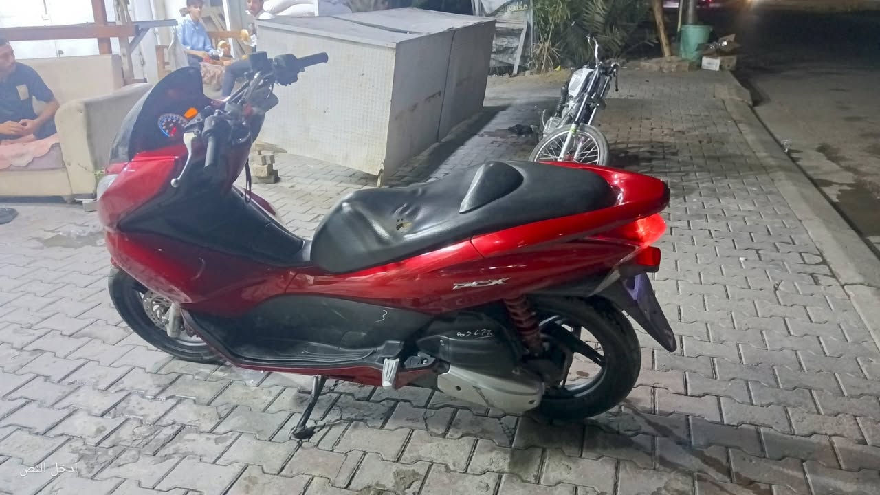 سلام عليكم دراجه pcx جيل اول كوري كاملة مابيها نقص مكاني ديالئ بعقوبة بهرز سعر 950 شراي يتصل ***********
