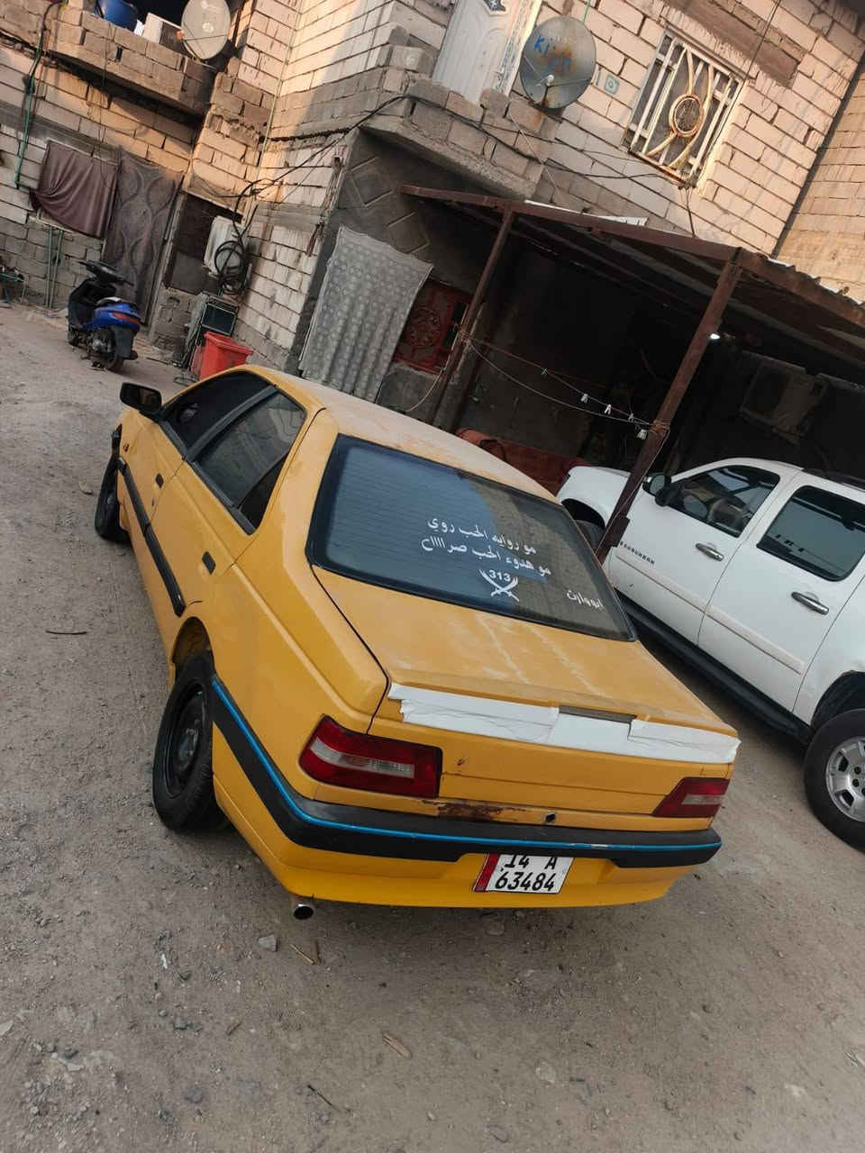 بيجو ٤٠٥ اجره مديل ١٦ لبيع رقم انكليزي مكينه وكير خير من الله السعر ٣٥وبيهه مجالوهذه رقمي***********
