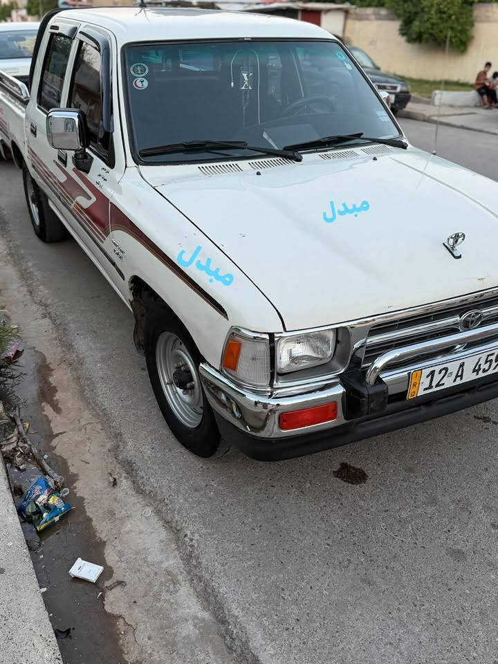 بيكم تيوتا موديل 1990محدثه 97سياره جاهزه من كل النواحي .طخم جديد.باتري جديد طخم تايه جديد 
رقم دولي جديد سنويه جديده
اني صاحبها الشرعي .مكينه شرط لاصرف ولانفخ معمره جديد .تبريد حار بارد.ستيرن بور
مبدل بيها ثلاثه قطع الي مأشره بالون الازوق (بوند +جاملغين)
الي بل لون الاحمر بيها معجون كما موضح فالصور 
مصبوغه عام جماليه بدون دواخل ."سعره 65  وبيها مجال 
للتواصل ***********📞

