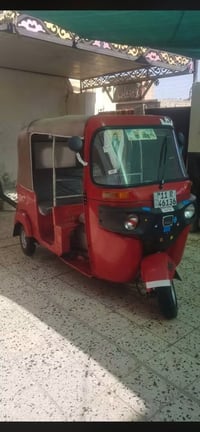 تكتك 20 كفاله محرك بس بوشه وبستم  5وربع وبيها مجال الاستفسار 077719324...