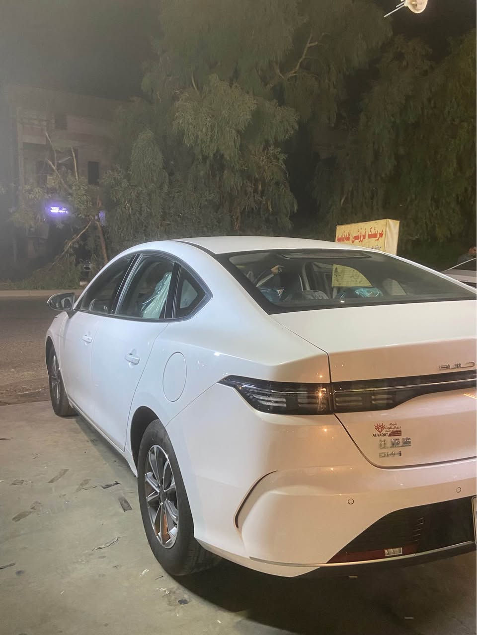 Byd destroy 05 
سەیارەکە زۆر جوانە ماشااللەی دەوێ سبوخ تەعدیل تەزرە بە شەرت هیچی نیە ٧ هەزار کیلۆمەتر رۆشتوە قۆپەکی گچکەی هەیە لە چامڵخی پێشەوەی هەیە سعریشی ١٣٩ وەرەقە و مەجالەکی کەم  
ژمارە مۆبایل *********** Singapore
