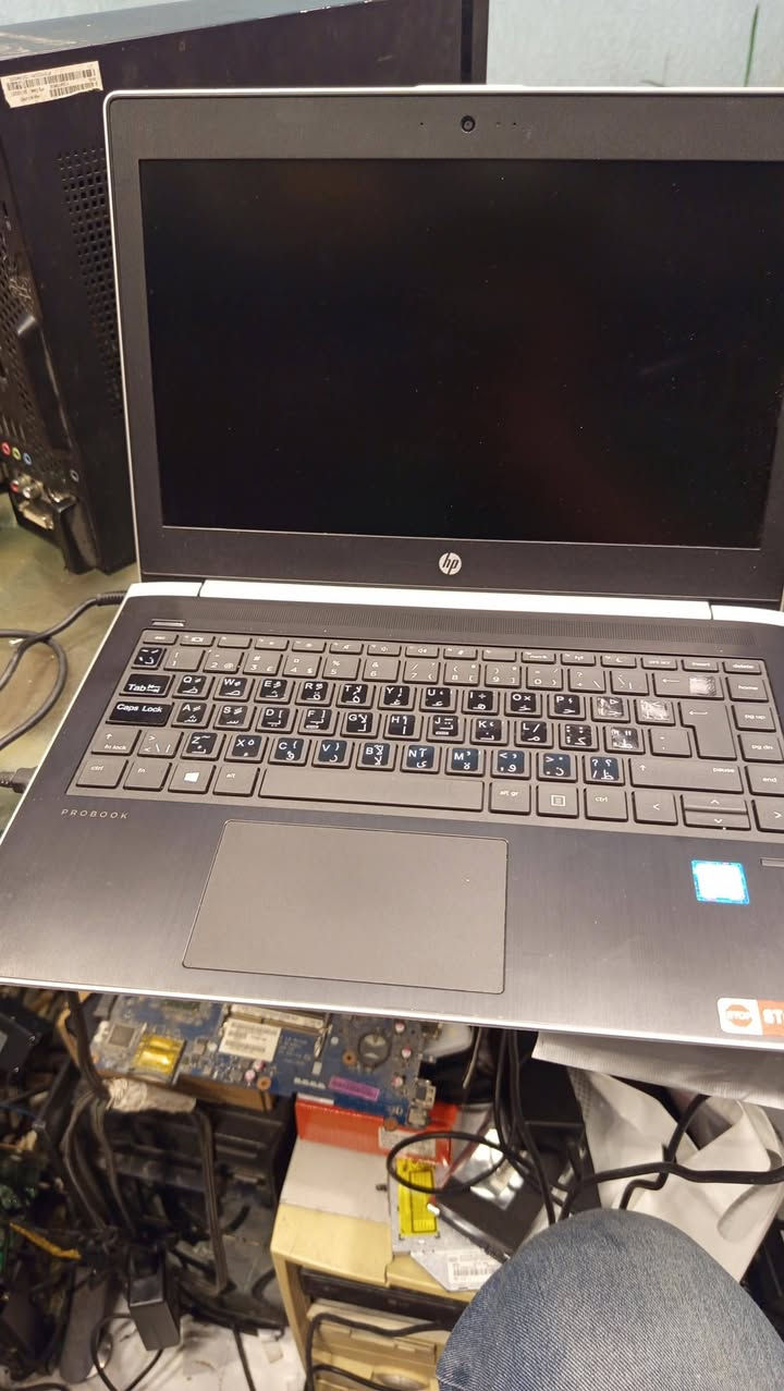 لابتوب للبيع
كوراي 3 جيل 8 
حجم الشاشة 14
هارد 128 ssd
