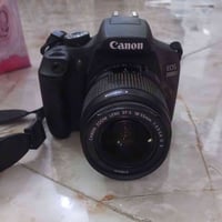 كانون 2000D نضيفة مع كامل ملحقات استخدمتها شهرين تقريباً   رايدها ب350...