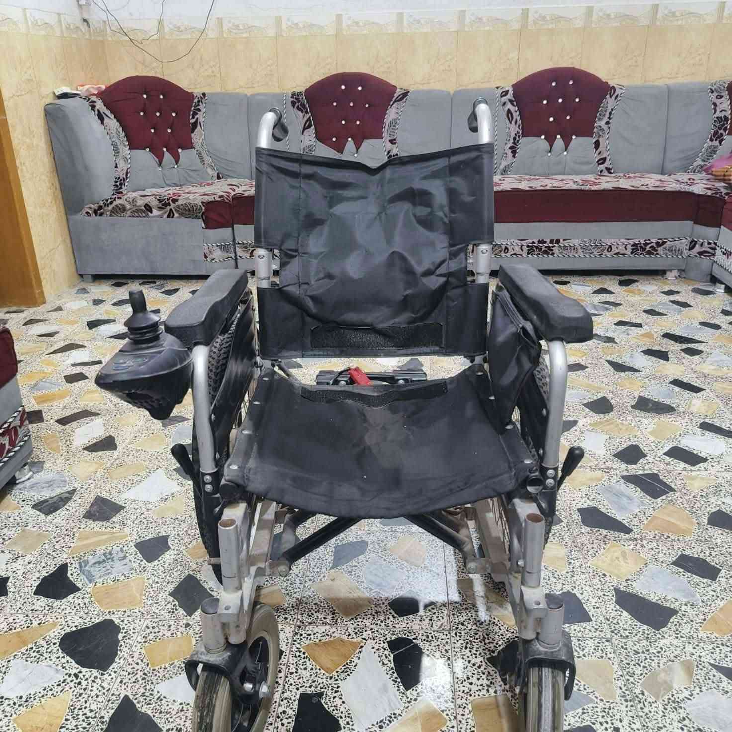 السلام عليكم
كرسي متحرك اخو الجديد رايديه 300
مكان حي الغري ***********

