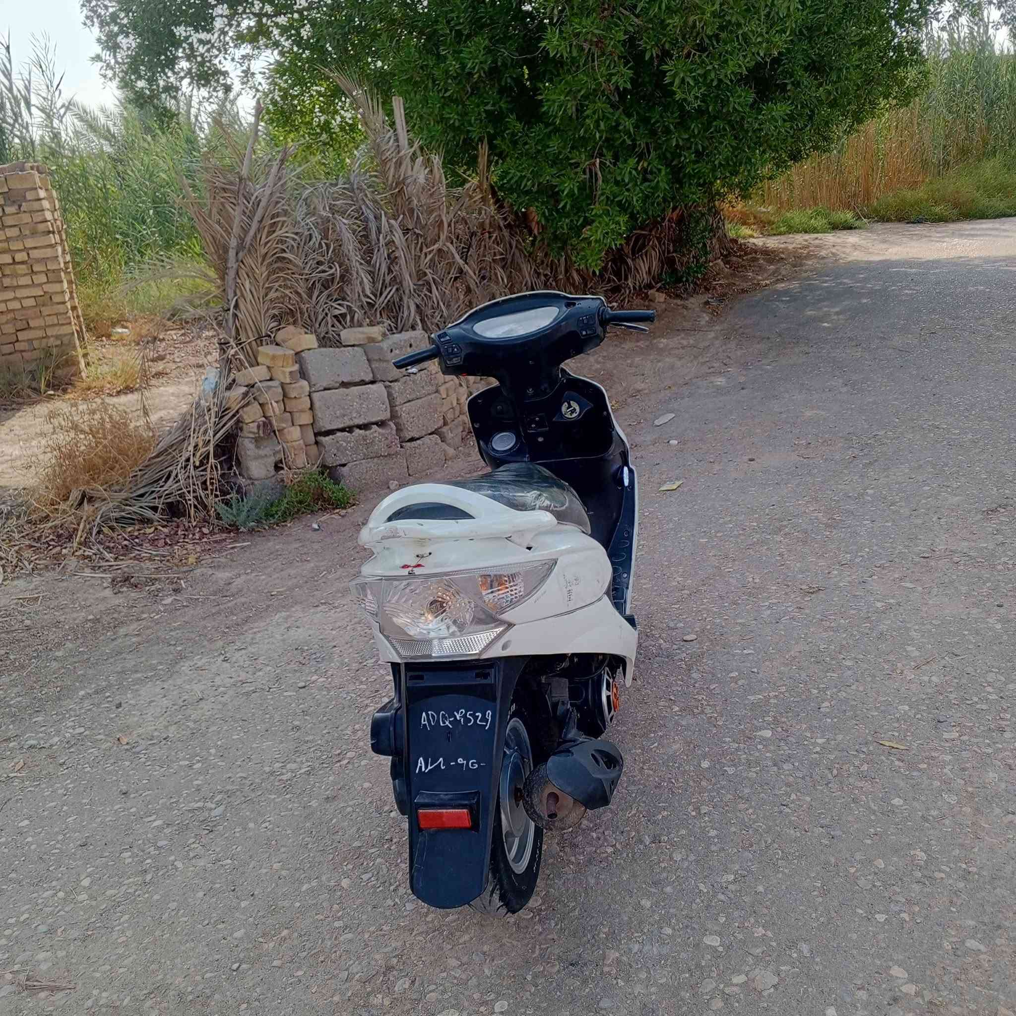 سلام عليكم دراجه كامكو في تو موديل 214
بوليسي مكينه 150  جديده   مواصفات  فول دراجه نضيفه بمعنه الكلمه أحله من الصوره وتعال وشوف بعينك كلها شغاله السكن قلعه سكر  السعر 550 وبيها مجال اتصل ***********
