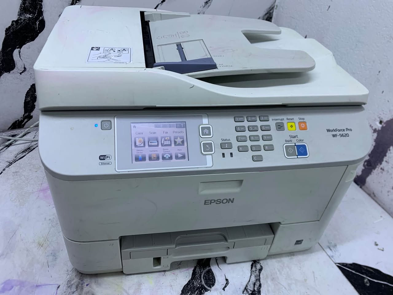 طابعه ابسون WF5620
واي فاي 🛜 
وجهين 
ملغيه الشريحه 
عدادالمطبوعات 141 الف
فيديو موجود لكل التفاصيل 
السعر 275الف
توصيل موجود
***********
