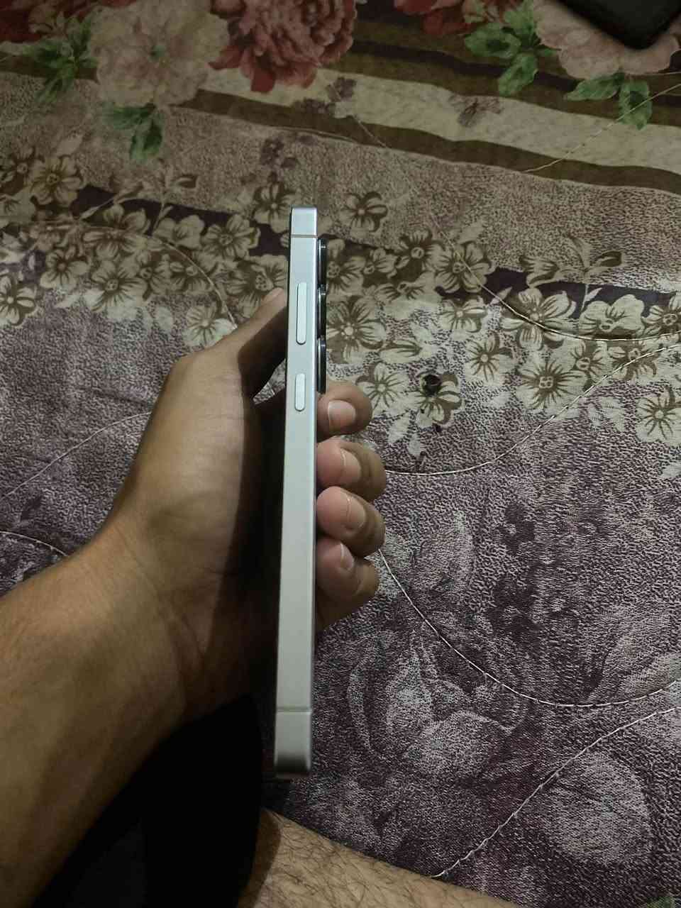 سلام عليكم شباب جهاز للبيع s25جهاز نضيف مستعمل بس شهرين السعر 1350 
الرقم :***********
المكان ميسان قرب مطعم طواحين الهواء
