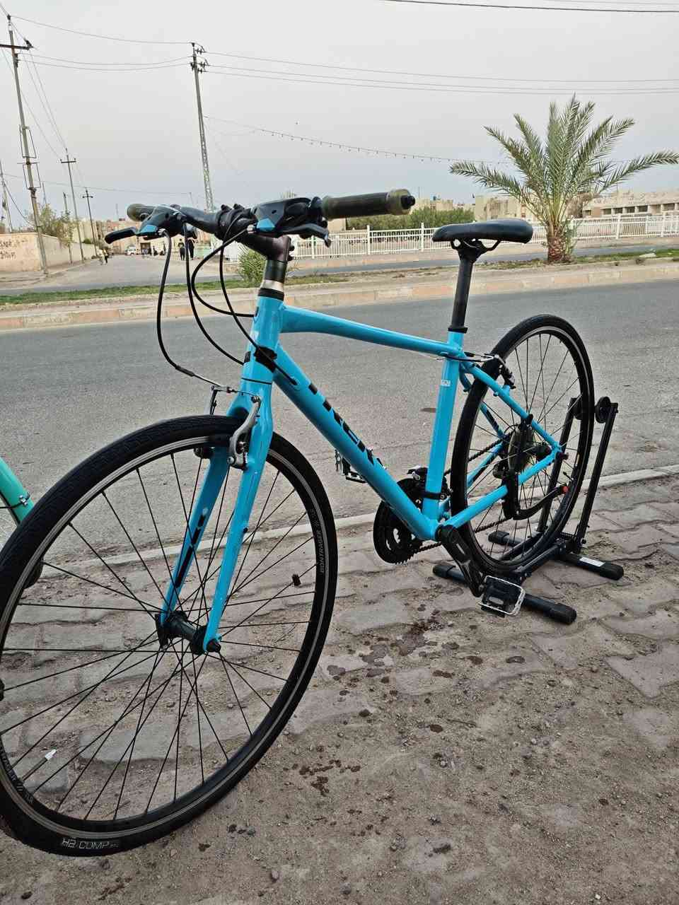سلام عليكم
متوفر دراجه TREK FX3 لون مميز 💎

سستم SHIMANO ALIVIO 9×3✅

صينيه وذراعات FSA 💯

ماشه كاربون ☑️

وياله BONTRAGER TLR 💯

تايرات BONTRAGER☀

ركبه BONTRAGER🚴‍♂️

ستيرن BONTRAGER🔵

مقعد BONTRAGER 🎖

بوري سرج BONTRAGER🚴‍♂️

دراجه باله غير مستخدمه بالعراق بعدهي على وضع الوكالة

سعر 275بيها مجال بسيط💸

تفاصيل اكثر خاص 

متوفر توصيل جميع المحافظات 
*********** واتساب 📞

