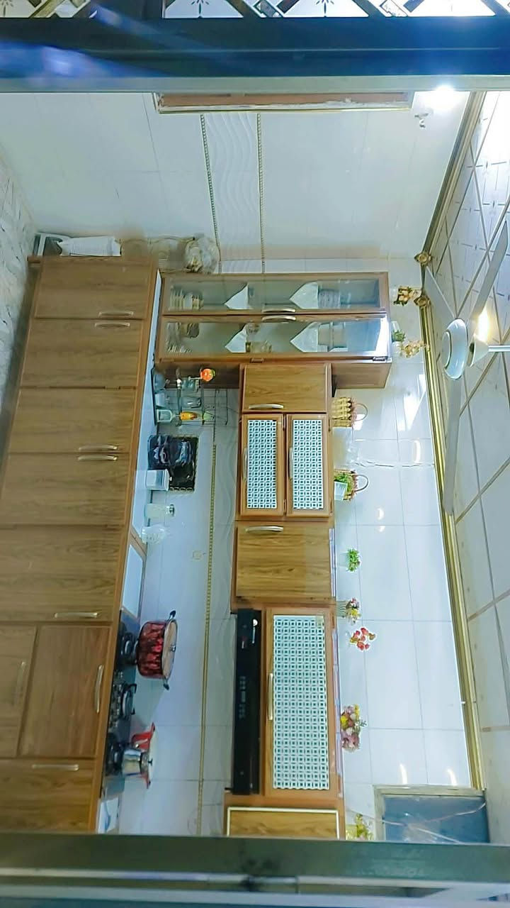 سلام علیکم خانوویەکی خۆش روبەری180مترە و دووقاتە لەگەل سەرەوە یەک خەلیتەیە و یەک شتە بۆزانیاری زیاتر نامە بنێرن یان تەلەفون کەن نرخەکەی زۆر هەرزانە❤️ رقم تەلەفون:*********** كركوك, العراق
