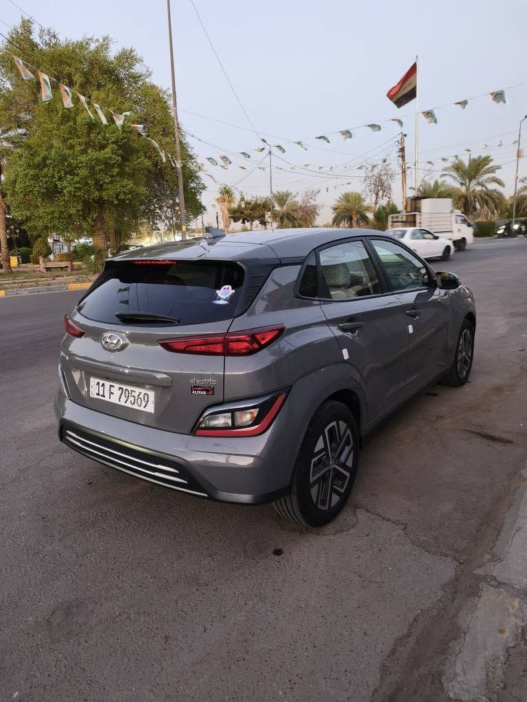 السلام عليكم👋
هونداي كونا كهرباء شحن فقط بدون مكينه  بطاريات مكفوله وشحن جداً ممتاز مع شاحن اصلي 32 امبير وتكدر تنصيه حسب الكهرباء الي متوفره عندك السياره وارد امريكي
(موديل 2023) رقم بغداد تحويل مباشر بأسمي 
السياره مواصفات بصمه/تشغيل عن بعد/الكيجات ديجيتال شاشه/كراسي كهرباء وتدفئه كراسي/ هاندبريك كهرباء وبعد بيهه هواي مواصفات 
الحادث بسيط حافة الجاملغ والبنيد فقط
السعر  (💰$ 135💰) وبيهه مجال  بيع او مراوس
المكان بغداد الصليخ او بنوك
📞📞*********** بغداد, العراق
