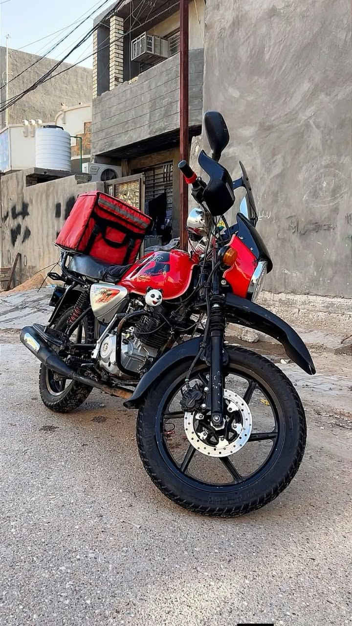 سلام عليكم /بوكسر جبلي موديل23نازلة24مرقم بغداد رقم انكليزي هزا جديدة سنوية بسمي محرك ما مفتوح فقط مفيلس تحويل ثاني يوم دراجة نكرا سلف مكينة تخبل ما بيها اي نقص فقط صفحة مال باتري اخوان سعرها2مليون مليونين وبيها مجال للطيبين **التحويل ثاني يوم لازم**♥♥***********

