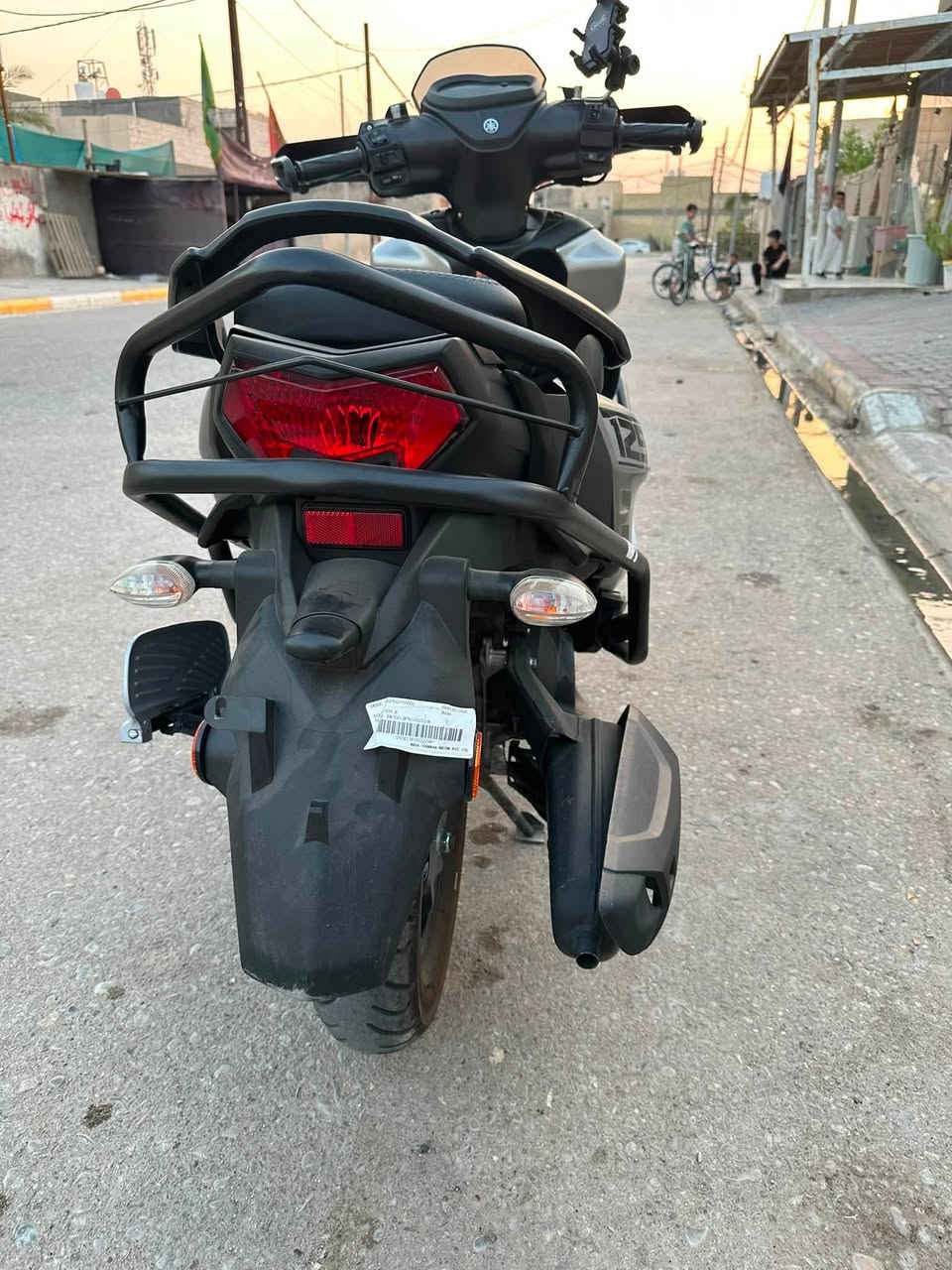 السلام عليكم 
Zr 2027 زيرو صالها ٤٠ يوم من طالعه نضيفه ومانقصها شي دك سونار وين متريد السعر ٢٥٠٠ قفل ***********
