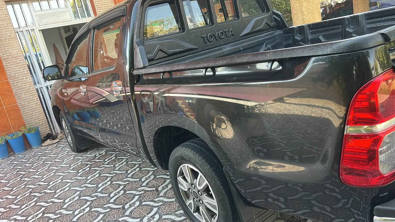 السلام عليكم عذاري للبيع
موديل. ١٤ كفاله عامه 
كويتي شاصي ١٩ 
كير عادي
عارضه ب ١٧٣ وبيه مجال
رقم بغداد الماني
موبايل ***********
