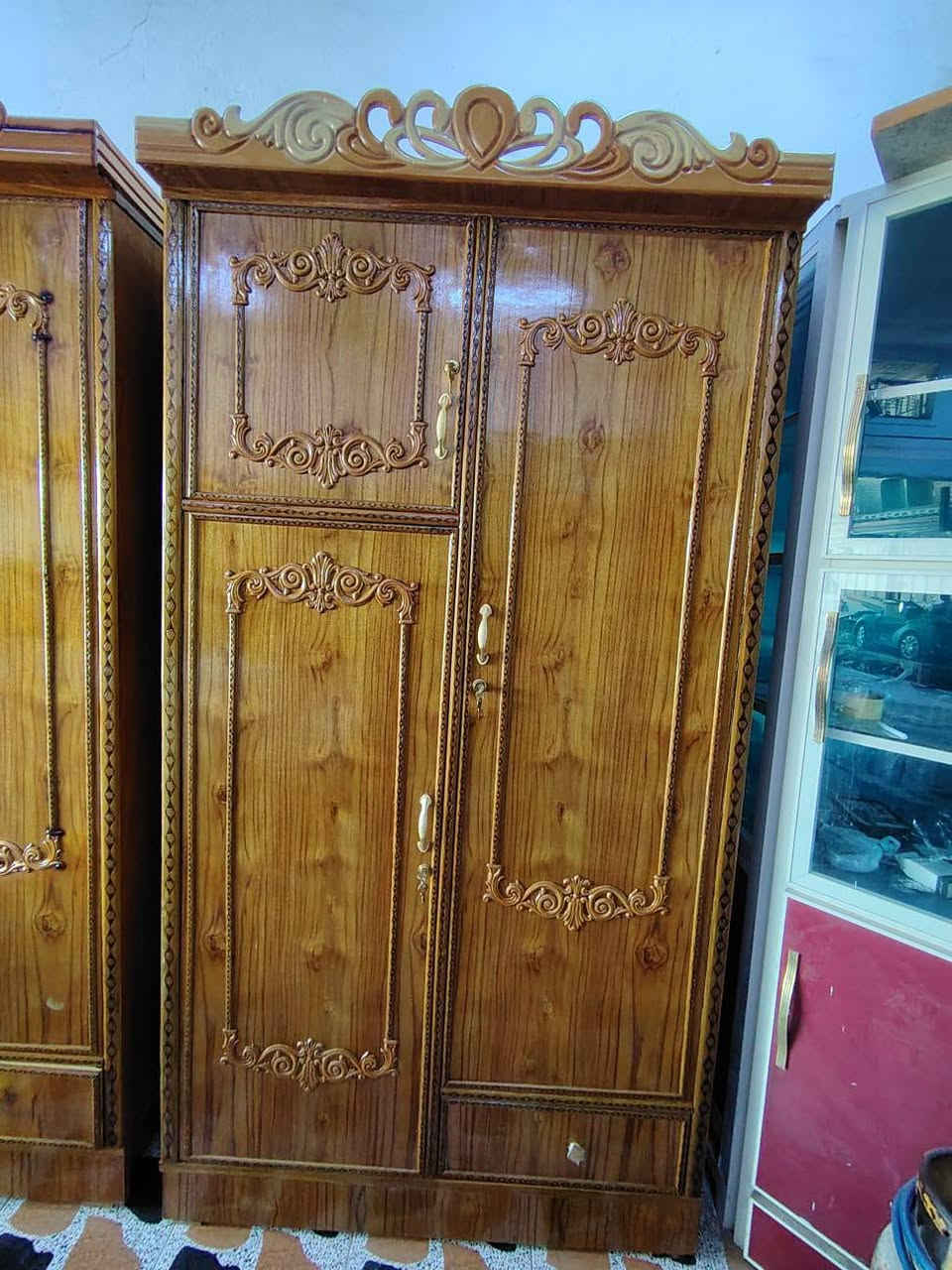 بسم الله وعلى بركة الله
كنتور ملحق بابين  صاج مستعمل نظيف جدااا 
السعر ١٢٠ الف مع التوصيل داخل بلدروز 
مبرده بلاستك حجم كبير ثلاث سرع نظيفة جدا 
السعر ١٠٠ الف 
العنوان بلدروز مقابل دائرة كهرباء بلدروز بجانب ابو وطن للمفروشات رقم الموبايل ***********
