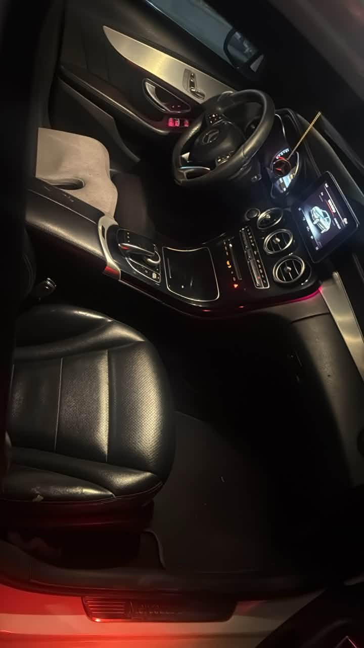 C 300 2016
بدي كت بل كامل c 63 s 

وارد امريكي 
فول 1/1 فول للاخير 
صبغ قبق جنطة و جاملغ امامي بدون ايرباك 
بدون دواخل و جاملغ خلفي معدل بارد 
داخل اسود 
بانوراما 
شاشة كبيرة 
دبل ماوس 
فول 
ماشية 216 الف فقط 
عنوان سيارة بغداد 
سعر مناسب جدا جدا جدا 
*********** 
#mahdi_amg
