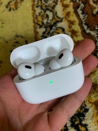 ايربود برو ٢ • اصلية • نظيفة ١٠٠٪