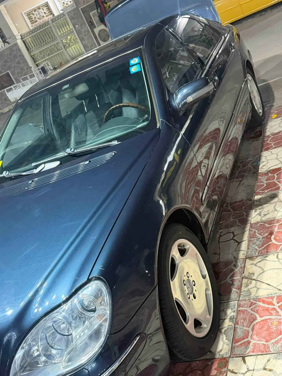 سلام عليكم مارسيدس غواصه موديل 2001 محرك 320 سته   رقم نينوى مشروع وطني باسمي مكان ناصريه مكفوله كير محرك حداديه تبريد سياره فول للخير كلش ويل 17 رقم الهاتف *********** السعر 110 او بيهه مجال بسيط
