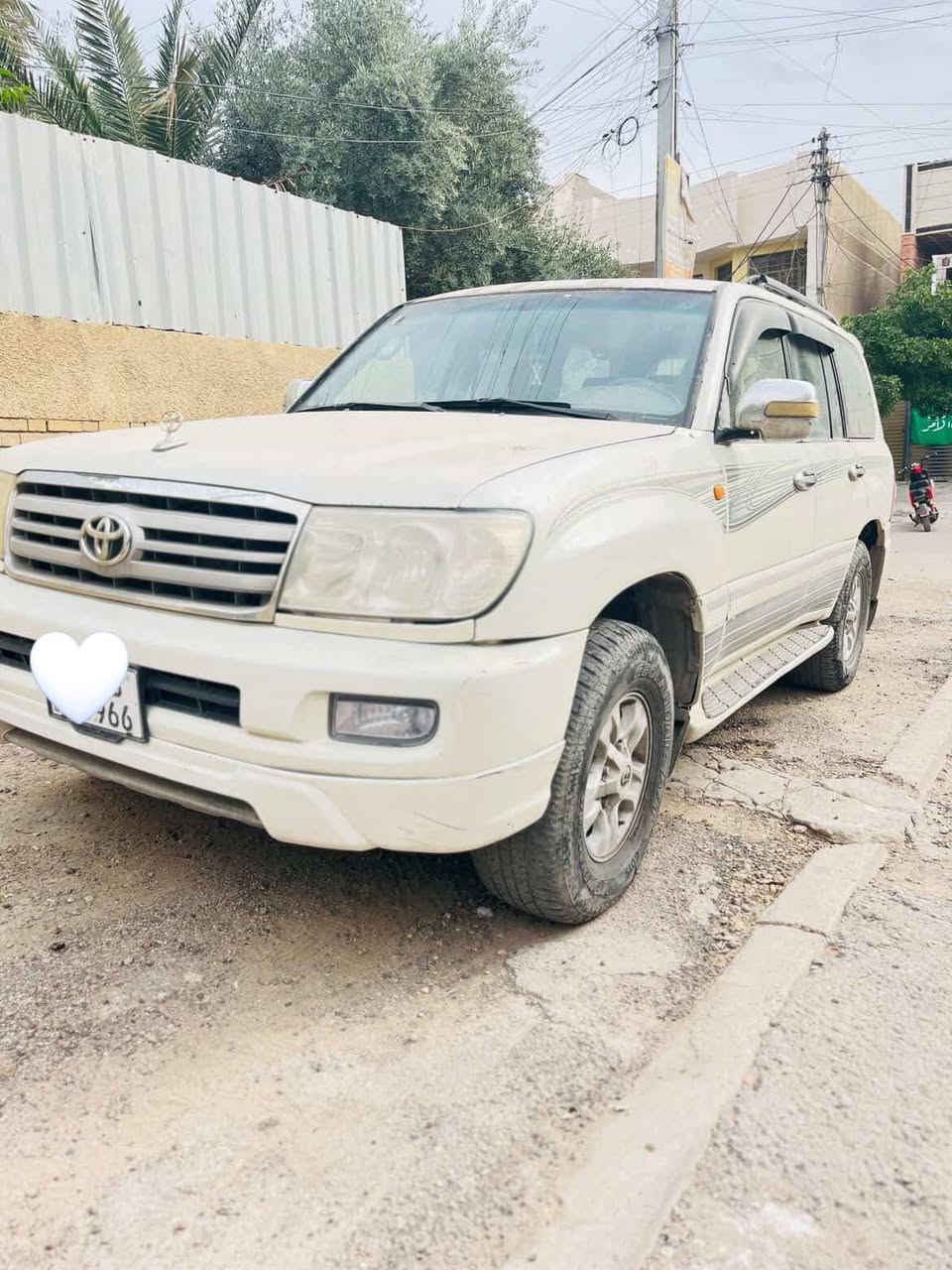 سلام عليكم تويوتا لاند كروزر 1999 محدث 2007 بل كامل داخل و خارج سياره نضيفه كير مكفول المحرك بي تبخير بسيط خير من الله ما توكفك بشارع مصبوغ عام جماليه فقط بدون اي حادث او ضربه داخليه كلش حلوه ونضيفه 7 راكب السعر 130 وبيها مجال مكاني بغداد الرقم  للمراسله واتساب موجود ***********
