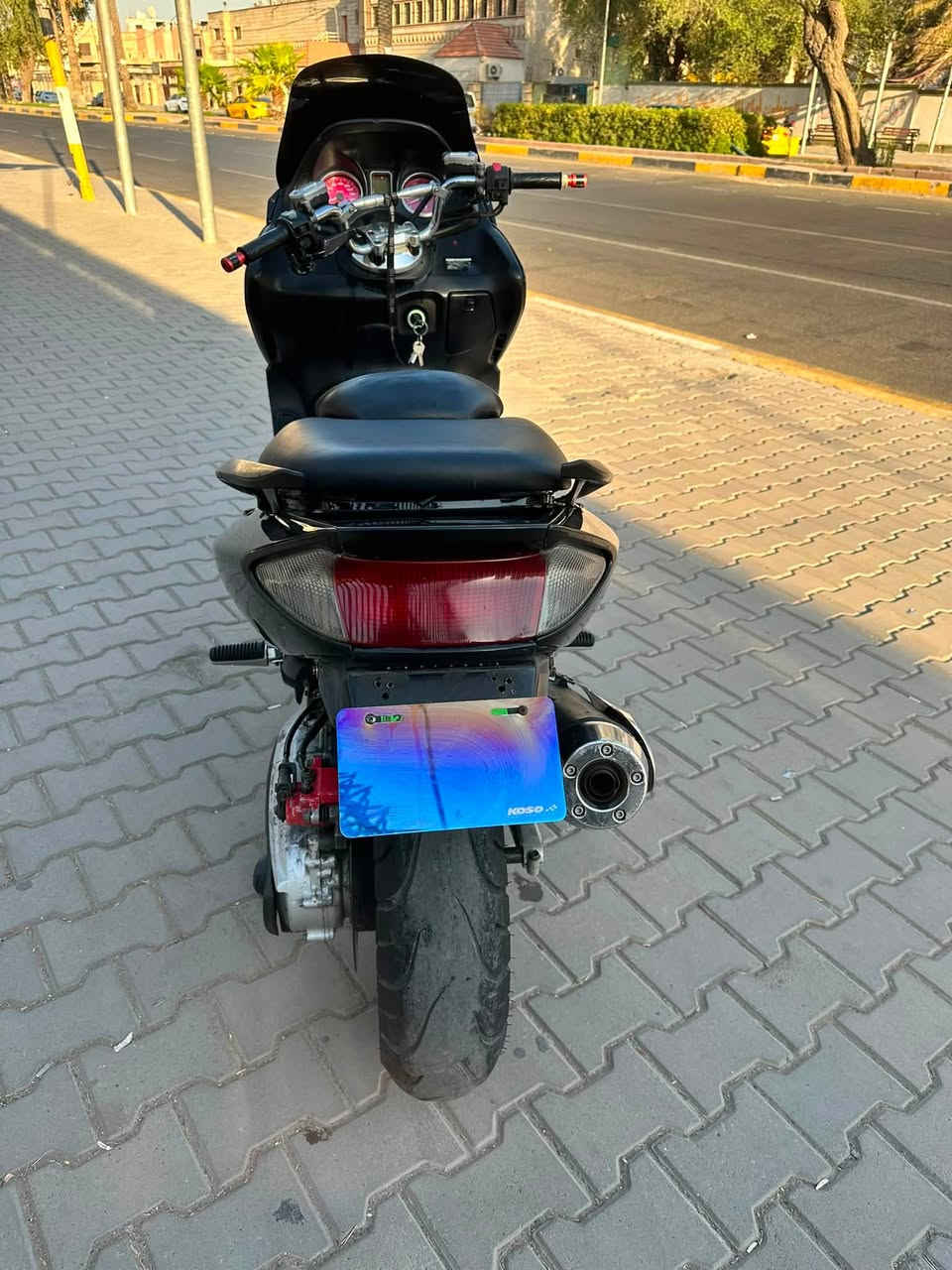سلام عليكم دراجة T MAX للبيع كفرات بلادي بيهة كلج مالوسي اصلي وبيهة ستيرن رياضي وبيهة بعد تزويد دراجة شغالة ونكرة سلف بكل وقت دراجة جديدة بس بيهة بدية بكن ابيع كوم حديد عارضهة 1700 الف العنوان بغداد الكرخ للاستفسار اتصال او وتساب ***********
