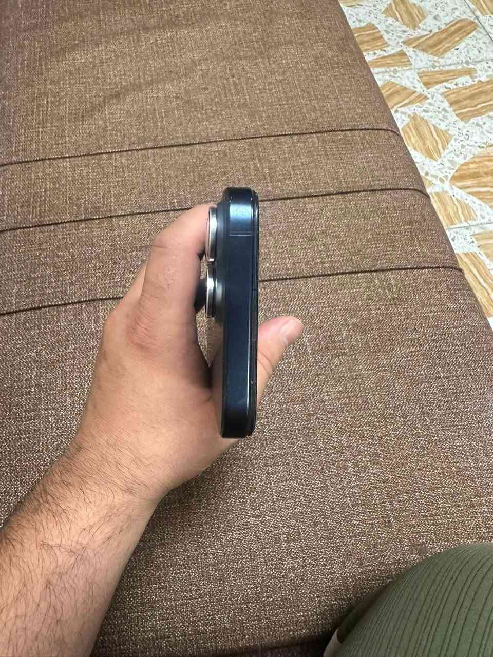 السلام عليكم ايفون 15برو ماكس ذاكره 256 شرق اوسط مبدله شاشه بطاريه83 رقم الهاتف *********** 
المكان بغداد حي البنوك سعره750 وبي مجال بسيط

