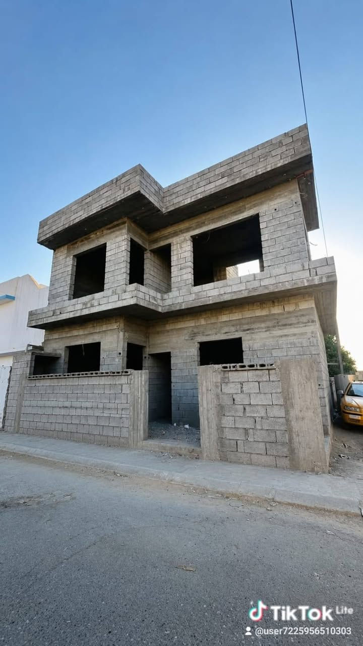 هيكل للبيع مساحه 100متر مربع ركن حي الخضراء خلف المعارض سعر 115مليون بيه مجال للاستفسار اتصال ***********
