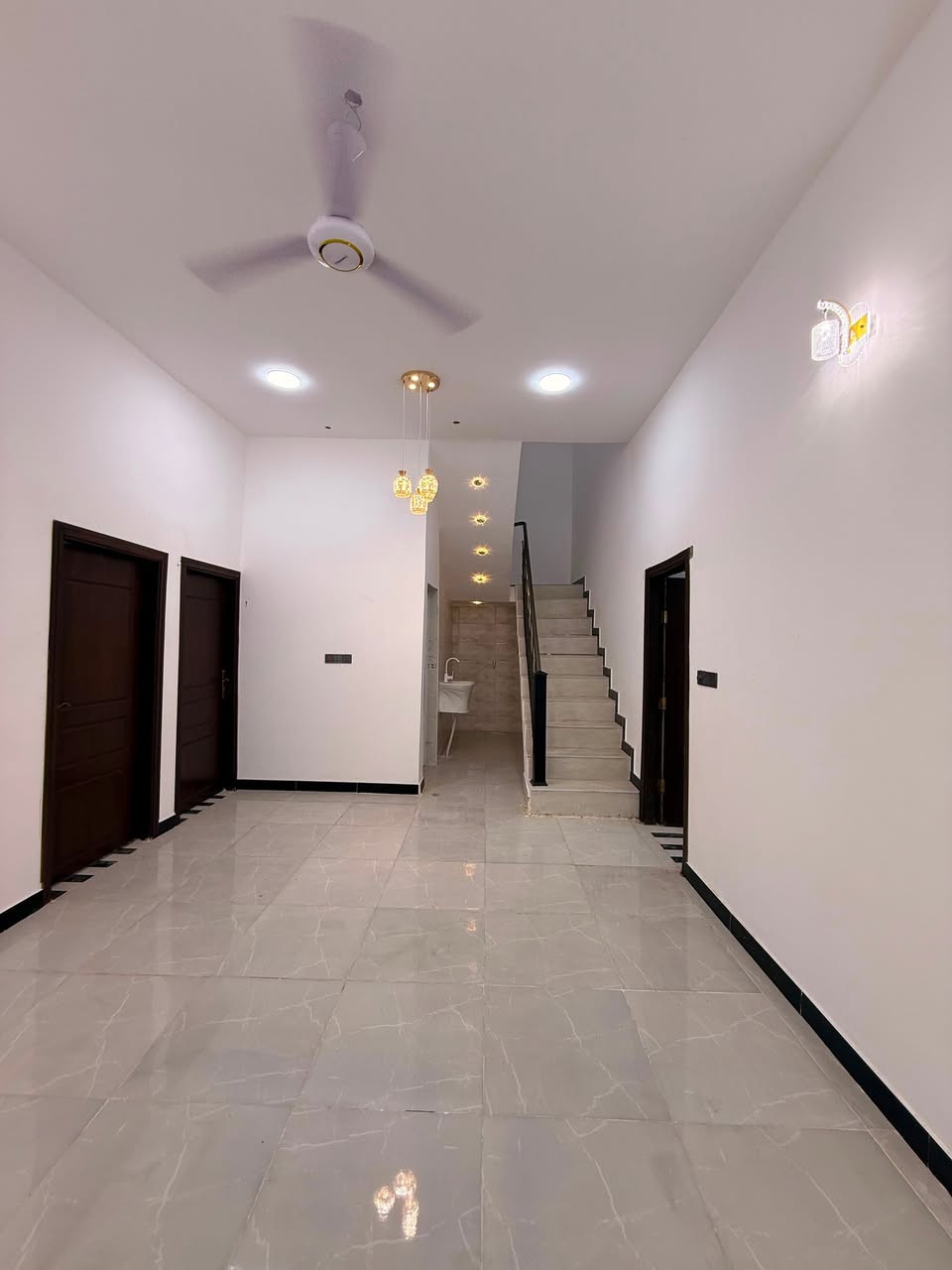 أسعد ألله أوقاتكم بكل خير 🏚
توفر دار سكن البيع
من ضمن مجمع سكني متكامل
جميع الخدمات 
مساحة البيت 150 م
شارع 10 متر 
محتويات البيت 
كراج سياره + حديقه
دوانيه 
صاله
مطبخ + مناور
غرف منام عدد 2
صحيات خارجي وداخلي

العنوان أبي الخصيب طريق سيد حامد مقابل مدينة لأندلس

نوع العقار طابو ملك صرف زراعي عراقي نموذج 25 

السعر 82 مليون وبي مجال
للأستفسار ***********
