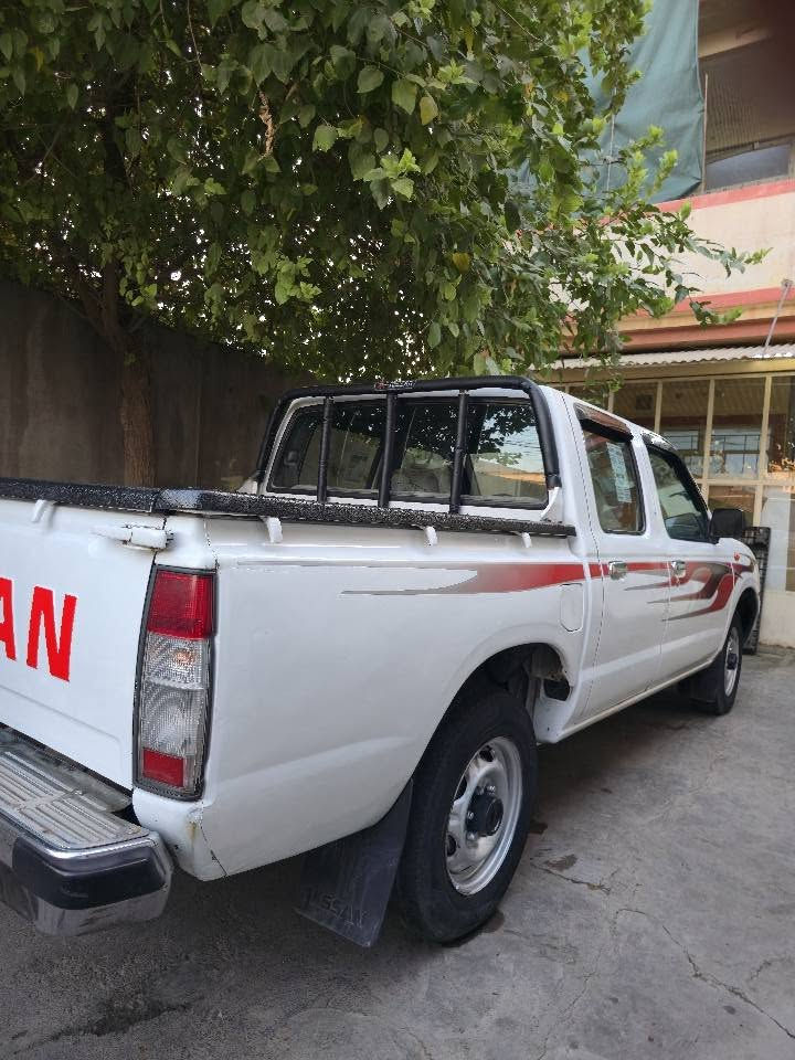 نیسان پیک ئاب 2006 یابانی ئەسڵی یەک دەستە  ماڵی دۆستە  مەکینە تەبرید ئەکسل  بەشەرت   تەعدیل بێشەرت نیە چاملغی لای پشتەوە یەک بستی هەیە بێ ژۆرێ سەر بۆنیت کەمێک تیزابی پێوەیە تا نزیک نەکەویەوە دیار نیە  بەڕاست گۆیانە قسەدەکەم ماڵی خۆم حەرام ناکەم  سەنەوی و ژینگە و ڕێگاو بان تا 2031   هەزەی 2027
ژ.م***********
شوێن هەولێر أربيل, العراق
