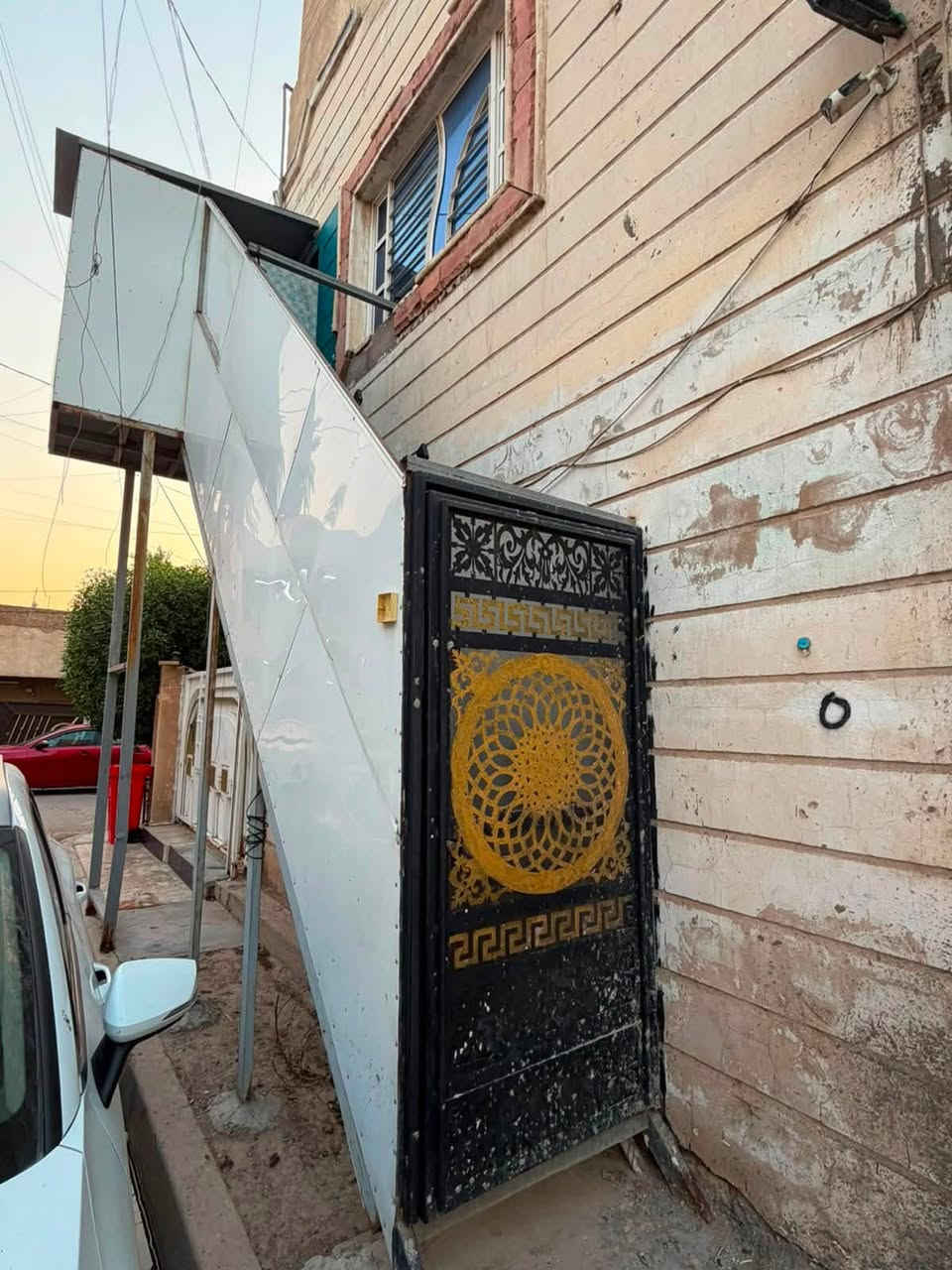 ‭***********‬ ب ٢٠٠ الف ويا الباب الخارجي مكاني بغداد الحريه
