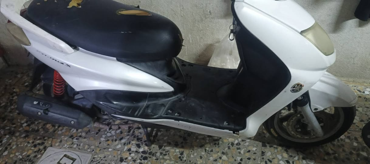 السلام عليكم دراجه سكنس نسيه ما بيها اي نقص كهربائيات كلها شغاله سعر 350 العنوان بغداد سبع خطوط الاتصال واتساب ***********

