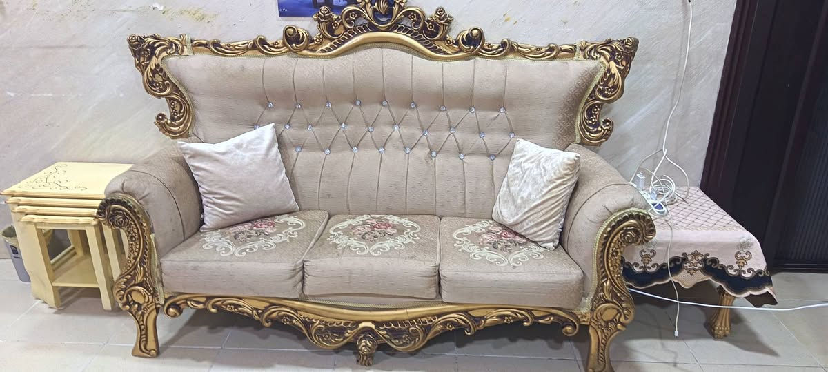 تخم ملكي مستعمل 10 نفرات للبيع مع ميز و طبلتين
موقع اربيل
للاستفسار على الخاص او اتصال ع الارقام
***********
***********
