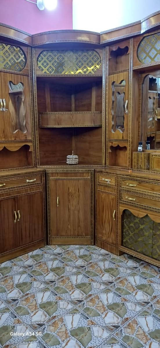 سلام عليكم توجد غرفه نوم عراقي اربعينيه قطعتين العنوان الرمانه الاستفسار خاص ***********

نص مكتوب في الصور:
- الجمعة ٧:٥٦ م
- الجمعة ٧:٥٥ م
- Galaxy A34 5G