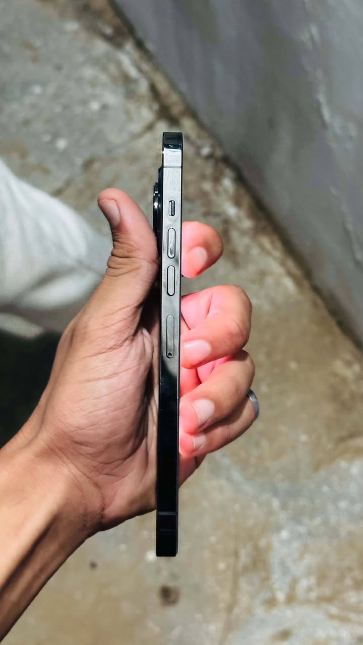 آيفون ١٣ برو ماكس • بطارية ٨٩٪ • نضيف جداً