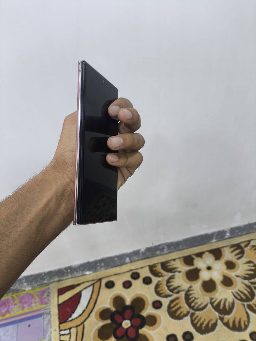 جهاز للبيع نوت 20الترا ذاكره 256 الجهاز كلش نضيف فقط بي نقطه سوده بالشاشه بصف الكاميرا الاماميه كلش خفيفه ومتمشي السعر 275للاستفسار ***********
