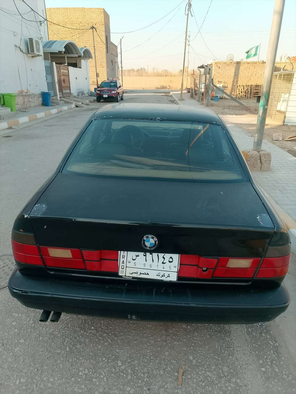 السلام عليكم بي ام 525 جير ومكينه نظيفات حداديه 60% اكس النظيف كهربائيات نظيفه بها جراد قليل سعر ***********
