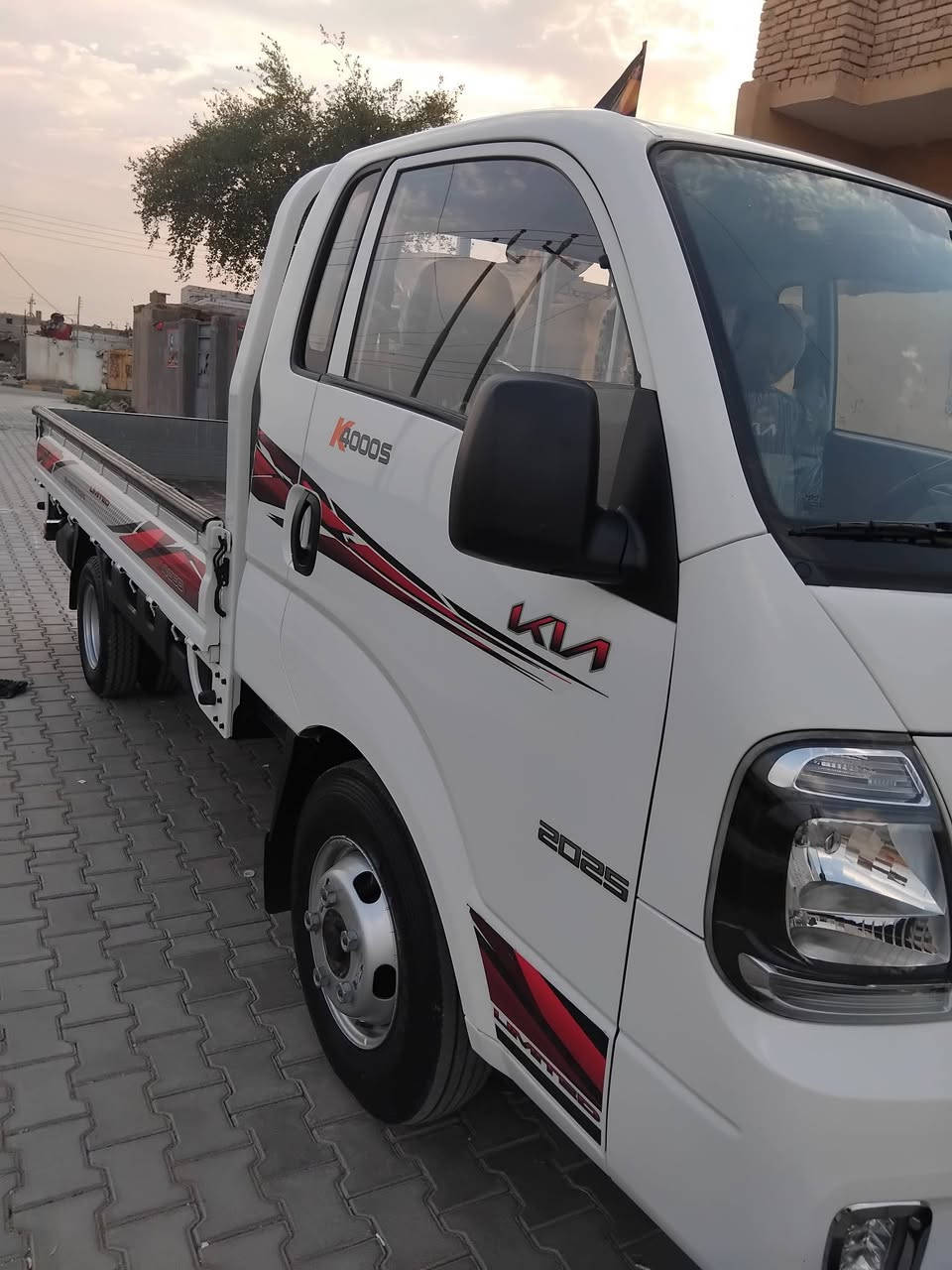 من رخصت مدير الكروب  عندي كيه فحل مفتوح موديل ٢٤كفاله عامه رقم بغداد دوالي بسمي سياره ماشيه ٥٥ سياره جديده معنا الكلمه سياره علا وضع شركه  سياره محور تاير ويل ١٤ تبريد  تدفه دوشمه شاشه كامره حساس سياره جاهزه علا اخر حبايه  وبلعافيه علا ياخذها الاستفسار اكثر اتصل على هذا الرقم *********** مكان السياره مسيان قضاء المجر الكبير
