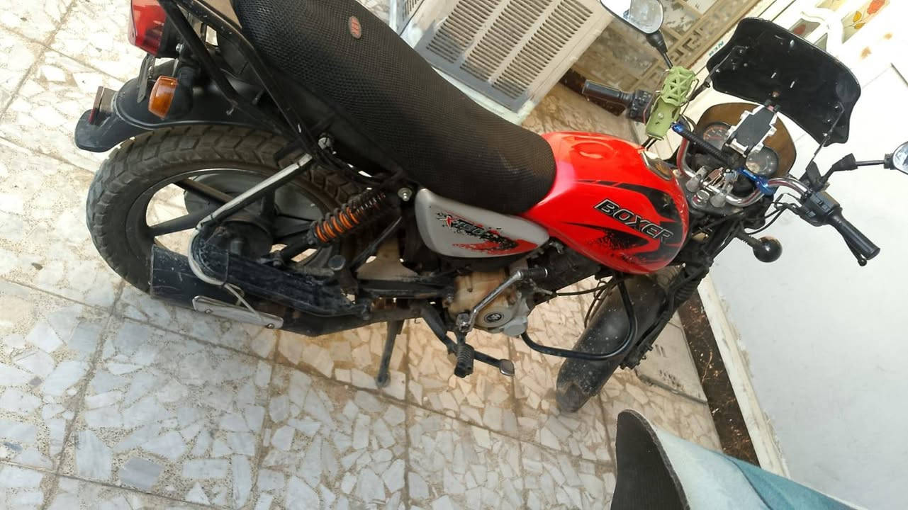 السلام عليكم بوكسر موديل ٢٠٢٢ شهر ال١٢ بسمي تحويل ثاني يوم ومو بل صور تختلف علواقع دراجة نضيفه وخير من الله متصرف عليها ربع كبل لشغل للبيع مكاني بلديات شارع التراث السعر ١٩٠٠ وبيها مجال شي بصيط مستعجل عل بيع 
واتساب ***********
اتصال ***********
