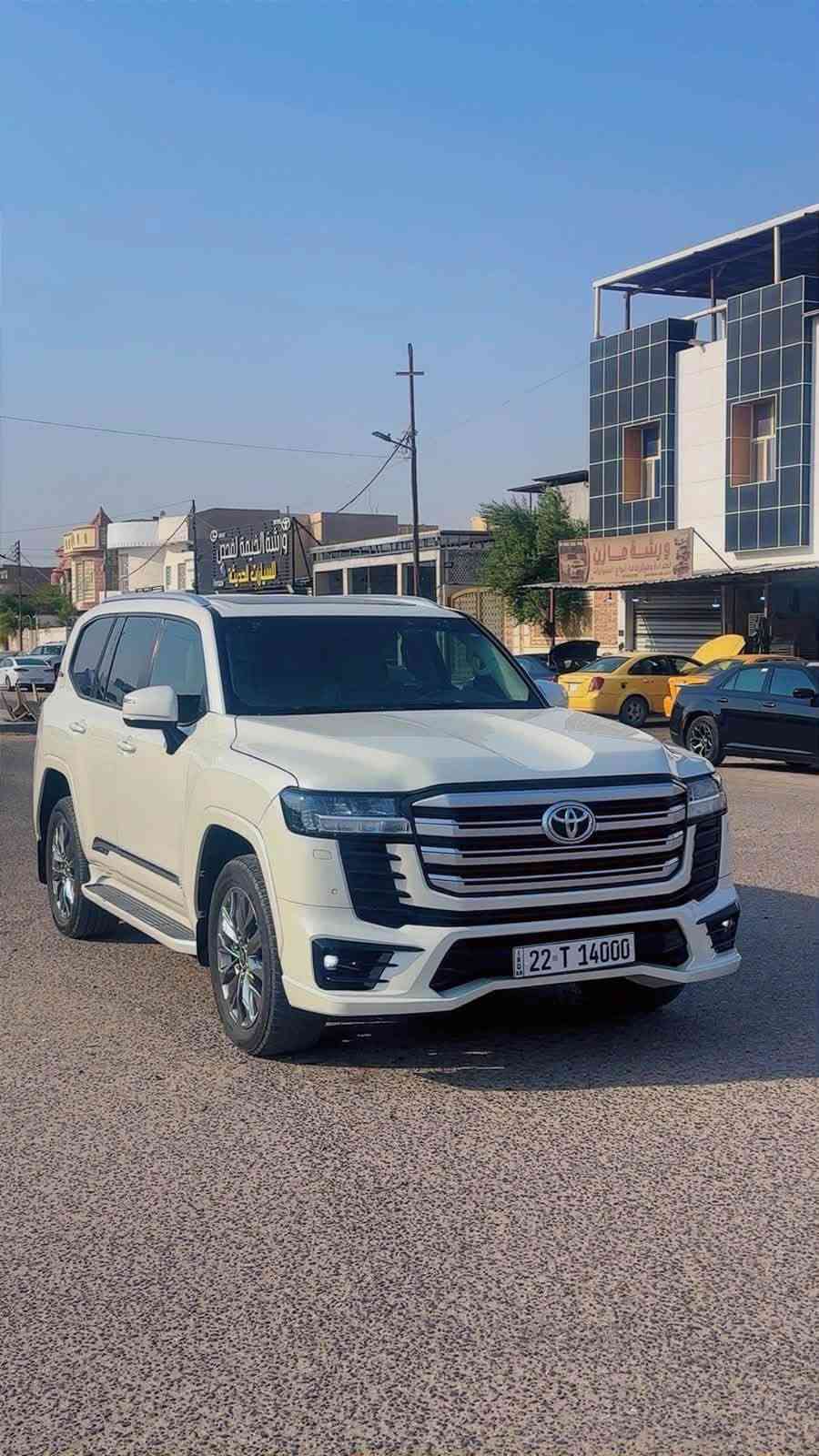 لاندكروز 2022 GXR تنفس طبيعي عدد 2
1 اللون اسود 
رقم بغداد مميز 
فول مواصفات ساز 
كفاله عامه عدا طخه خفيفه بلجاملغ الخلفي 
تنفس طبيعي 
ماشيه 97 الف 
بدون اي نواقص 
2 اللون ابيض رقم أربيل 
الرقم ليس مع السياره 
فول مواصفات GXR تنفس طبيعي 
بيها صبغ جزء من البنيد 
ومكانين بارد الباب الي خلف السائق والجالمغ الخلفي 
ماشيه 92 الف 
بدون اي نواقص 
المكان البصره 
***********

