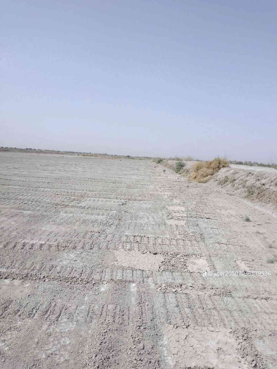 بلدوزر للايجار • جاهزه • واتساب
