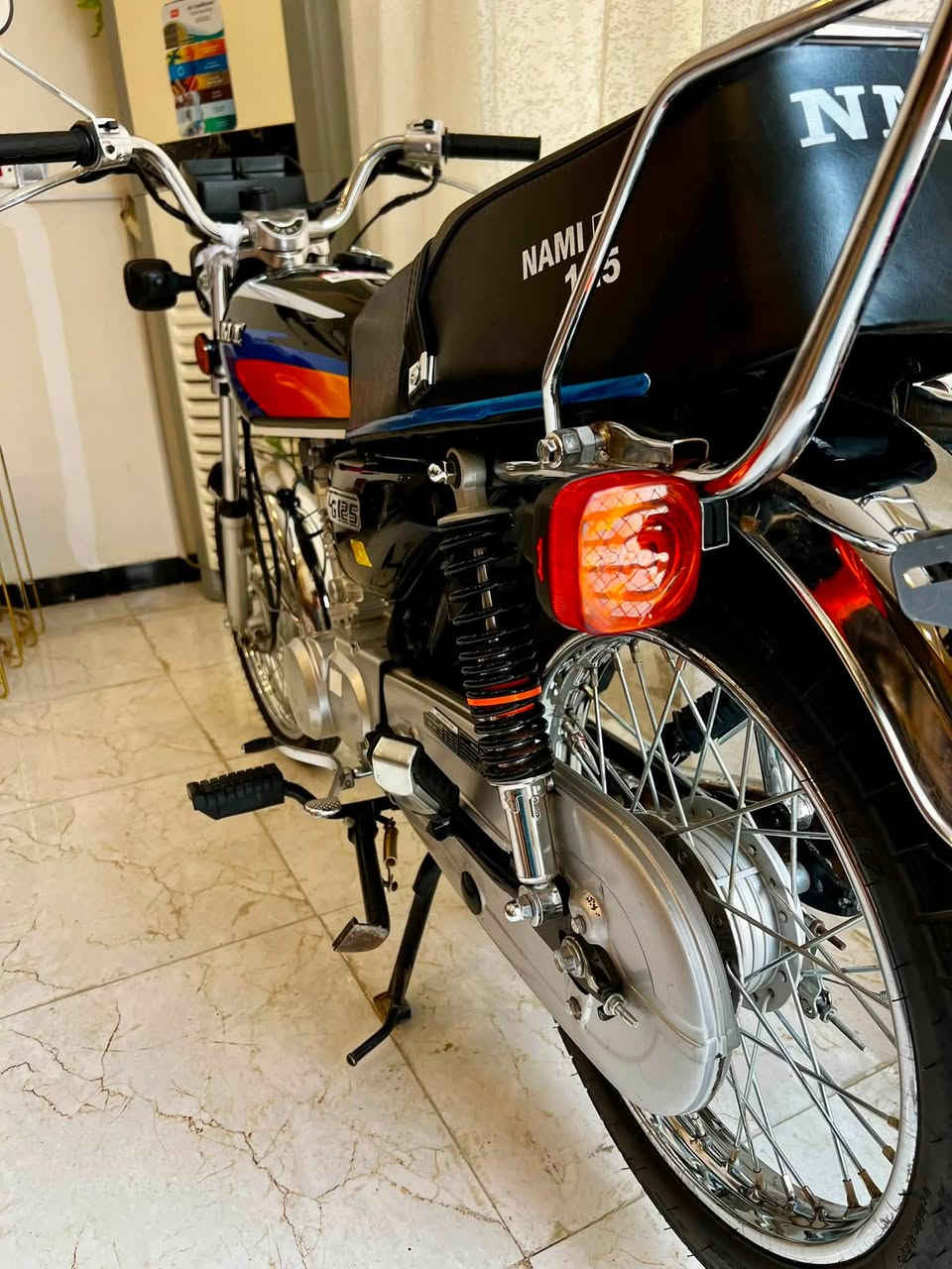 27 سكنر. بعدهه بجيس انضف من صور  

📍الكوت /***********
