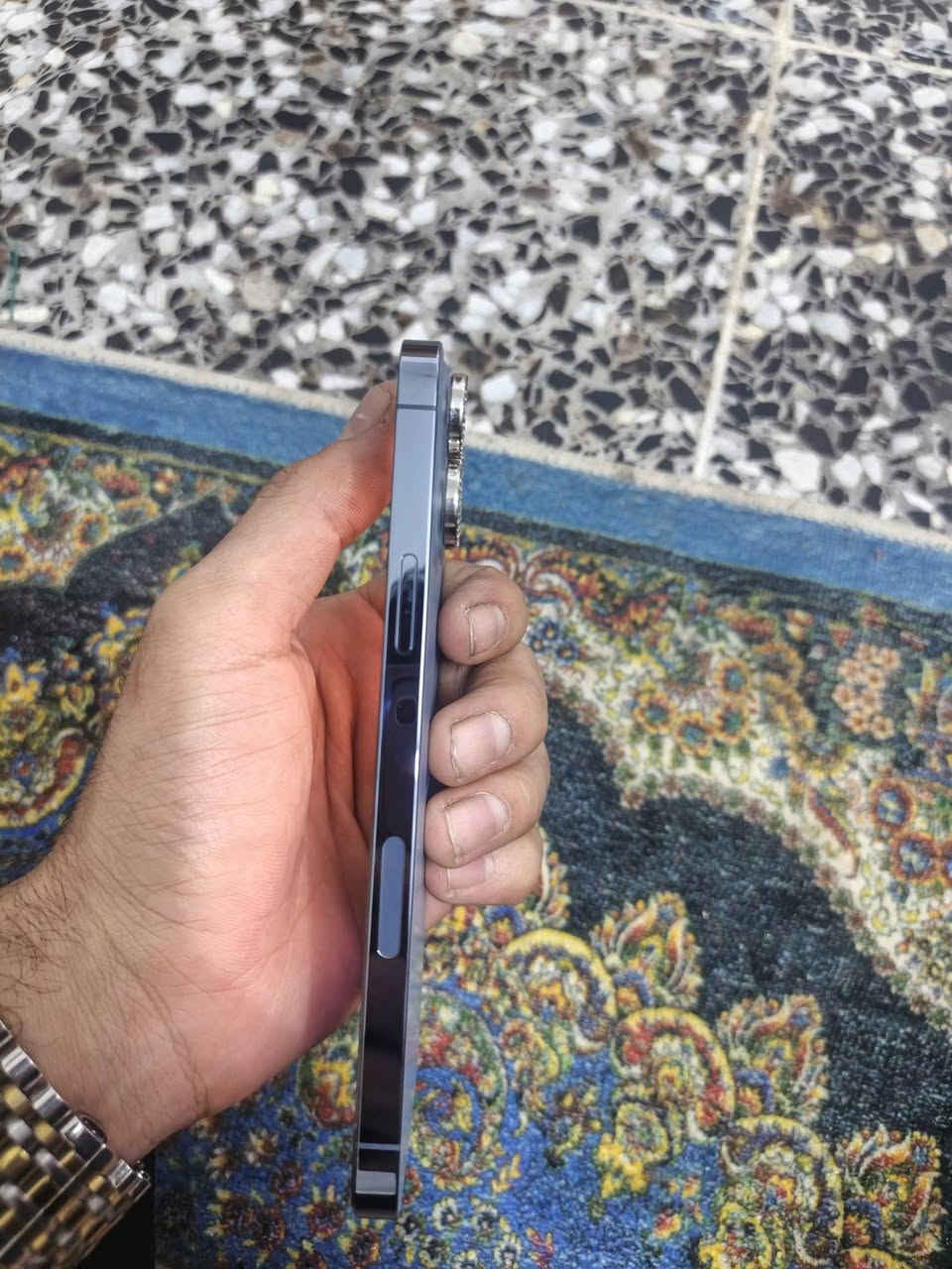 ايفون 13برو ماكس
لون بحري 
مبدل شاشه اصليه 
فيس ايدي متوقف 
الجهاز شخط مابي جديد 
بطاريه ٧٢
سعر٥٥٠ وبي مجال مكان الامين 
***********
