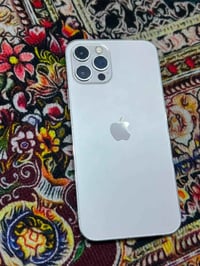 آيفون 12 برو • ٢٥٦ • بطارية ٧٤