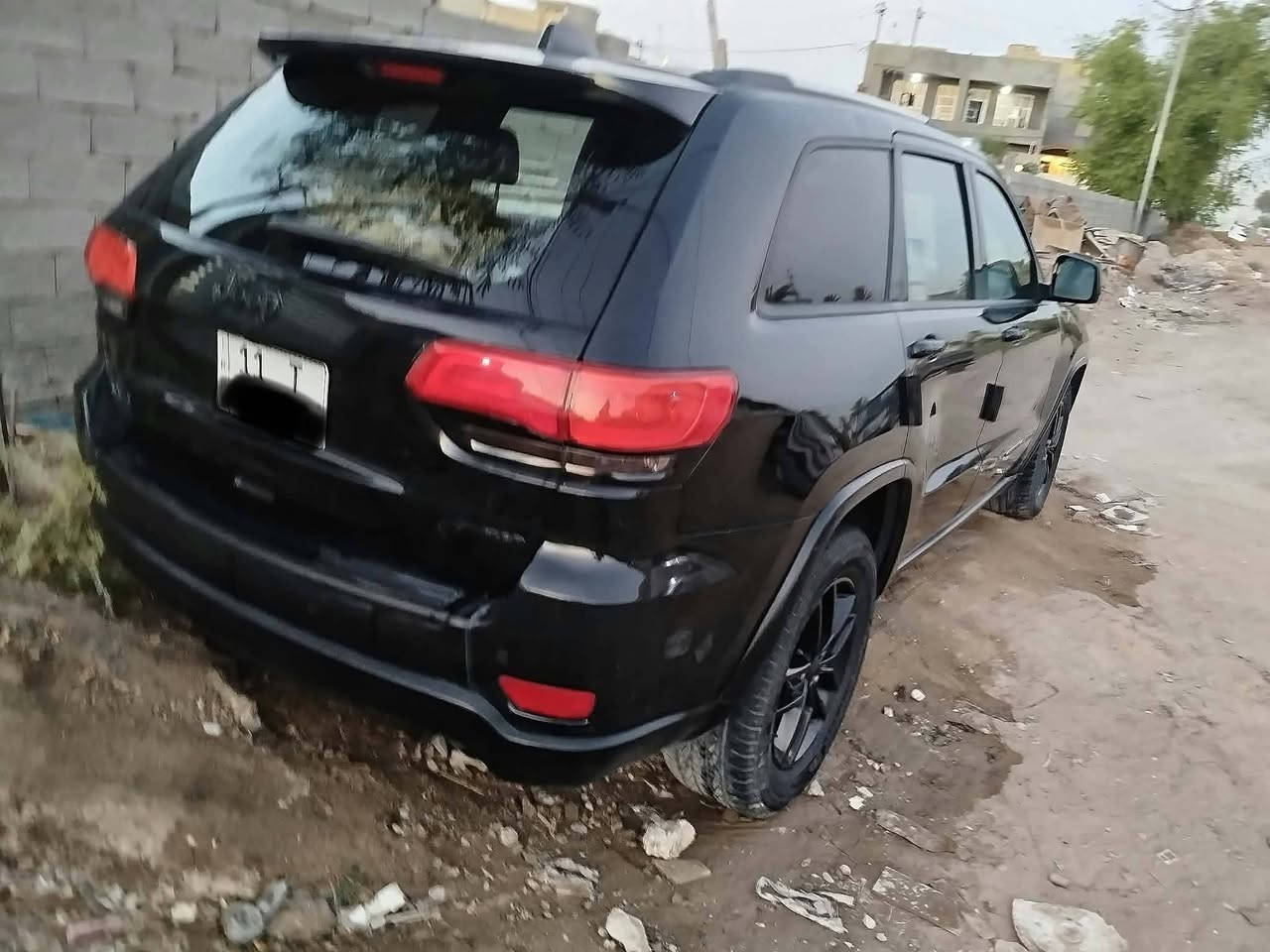 موديل 2017.        السعر.  143
جيب شيروكي ليمتد فول. الفول 1/1. وارد امريكي 
حادثهه جاملغ وبنيد  وبيهه قطع ابيع حزام بدون تكم وقماره 
السياره جاهزه وخير من الله كير محرك تبريد صدر نعمه 
شادلهه عدسات زينون 500$ شرط نهار 
محرك 6سلندر.   3600. 
ماكو داعي اذكر مواصفات الفول 
مكان بغداد.   ***********

نص مكتوب في الصور:
- 34 11:05 1C4RJFBGOH... ctionhistory.com AutoAuctionHistory VIN Auction history report get: 1 auction record 1 winning bid 10 photos Exact odometer reading 1 sales stories Seller details AutoAuctionHistory.com 000-21745144-02/01/2018 INSURANCE AUTO AUCTIONS, INC. - IAAI.COM GET HISTORY AutoAuctionHistory