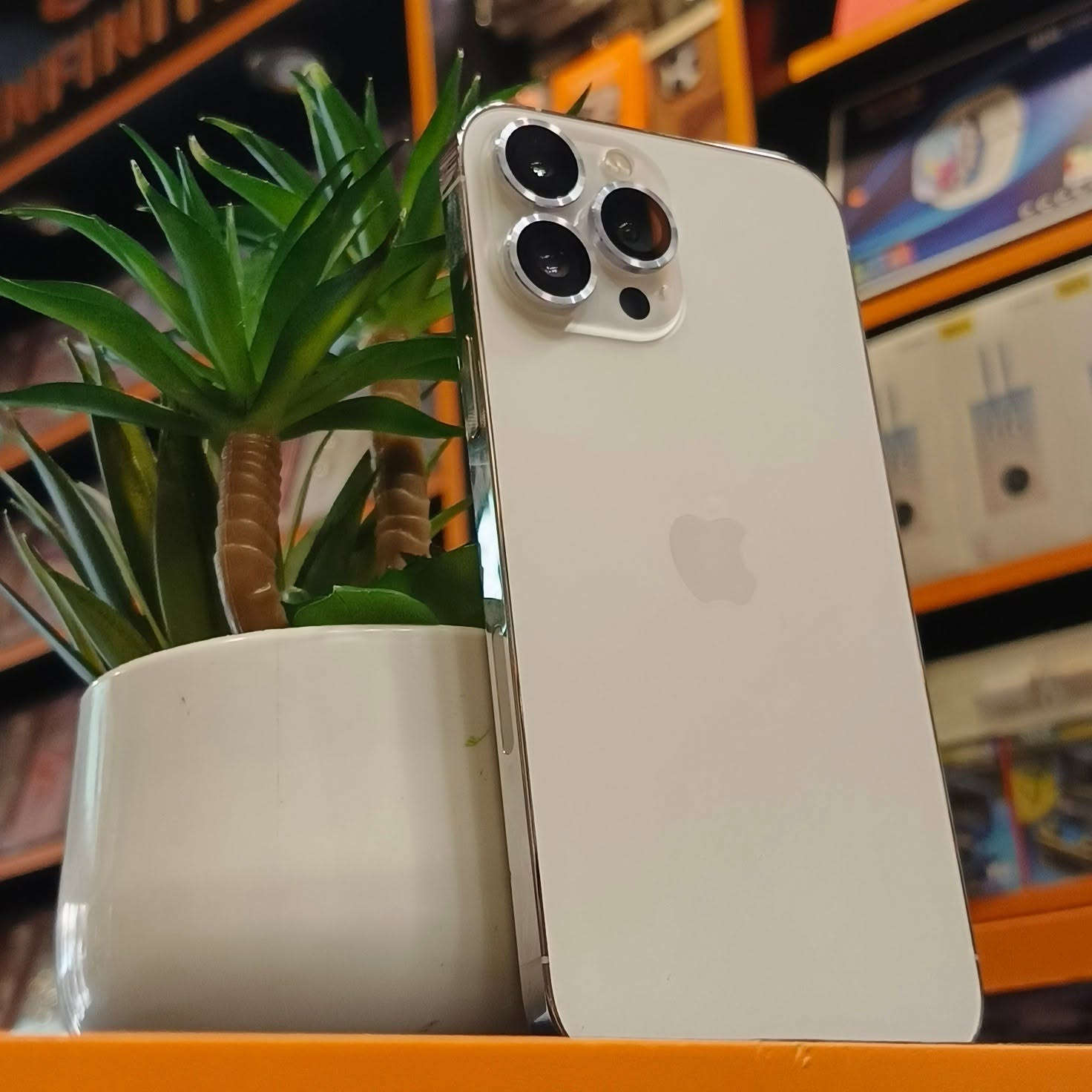 #متاح هاتف مستخدم 👇

# iphone 13 pro max

الذاكرة  256 GB
البطارية 95 % 
الهاتف نظافة فوووول  ❤
#السعر 690 الف فقط 

#العنوان _الانبار _قضاء هيت _ شارع حامي حميد _مجاور مجمع الملكة أو مقابل مكتبة الأقلام _ مركز الباشا 💥
#لتواصل معنا : 
واتساب / ***********
الانستا / albasha-mople

