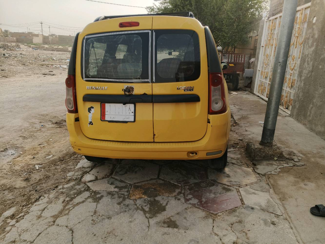 سلام عليكم رينو 7راكب  مكينه وكير نضيفات تفاصيل خاص رقم ***********