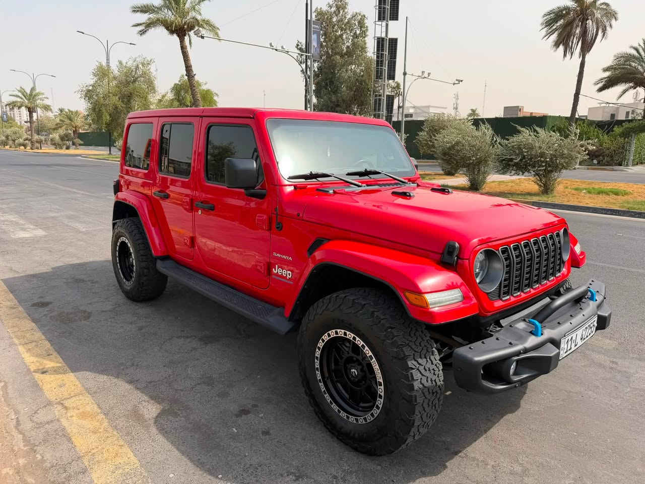 السلام عليكم 
جيب رانكلر 4Xe 2023 صحارى 
حادث جاملغ خلفي جهه السايق بدون اي ايرباك 
جاملغ خلفي صبغ فقط
ماشية 25 الف ميل
رقم بغداد شبه مميز
سكف فايبر قابل للفتح
السيارة لون احمر 
داخل جلد عسلي
بصمة
فور ويل
شاشة جبيرة
تعتبر فول صحارى

الاضافات 
ويل وتاير BF GOODR امريكي اصلي عدد5
دبلات روبيكون 
دعامية امامية روبيكون 
دبل استيرن FOX
شباك شكل 24 والاصلي موجود
منضومة شحن تتناسب مع كهرباء العراق كاملة

سيارة جاهزة بدون اي نقص

السعر 30.000

***********
