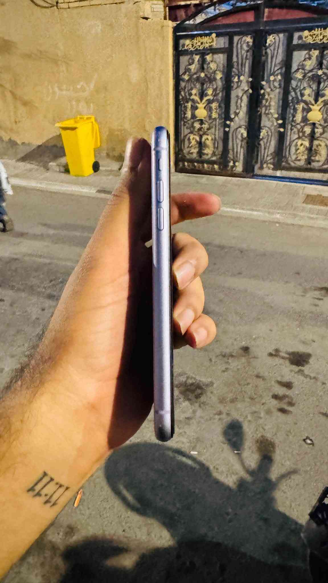 آيفون ١١ • ٦٤ • شاشه وبطاريه اصليه