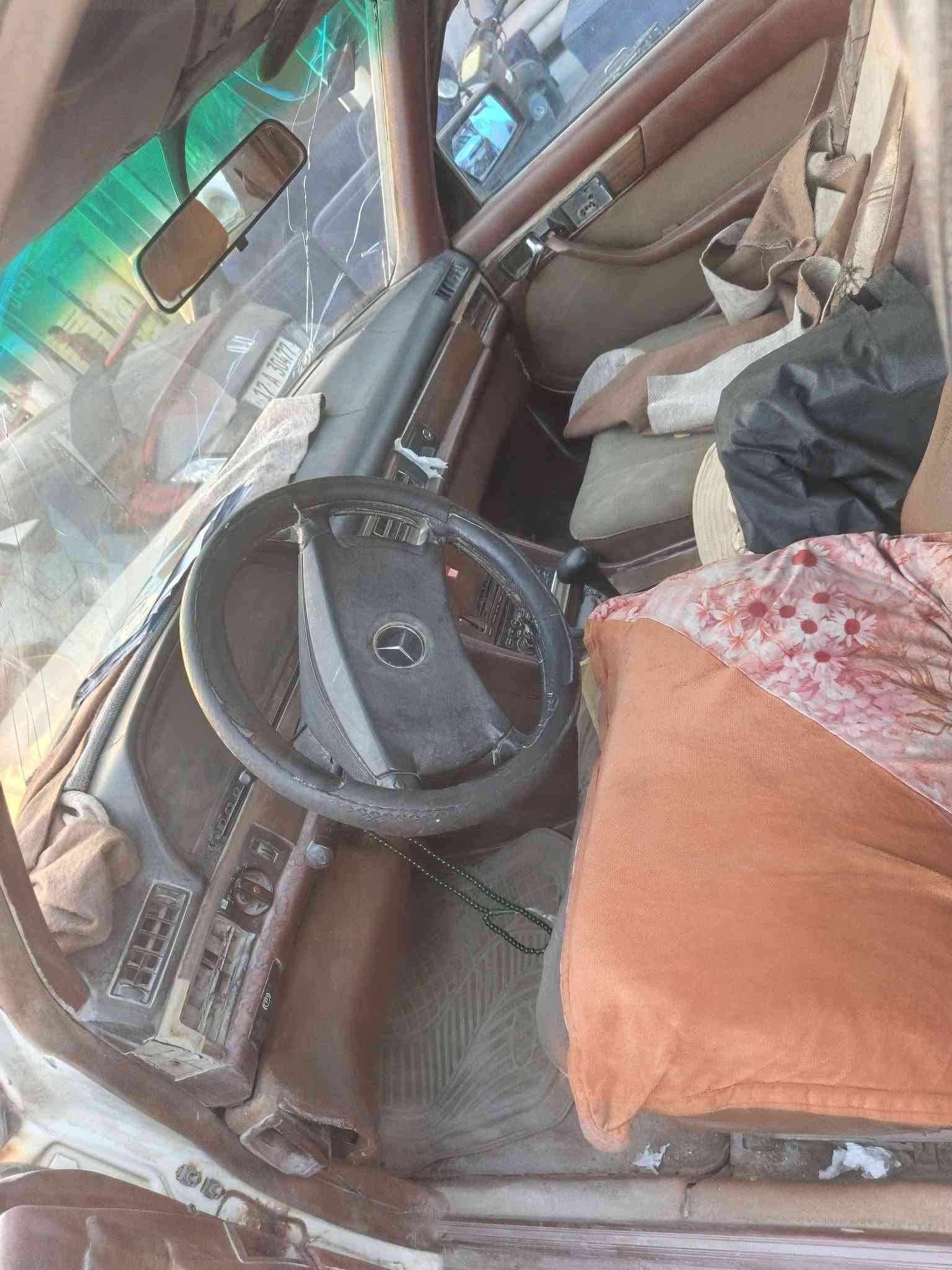 مرسيدس رئاسي • موديل ١٩٨٦ • رقم بغداد